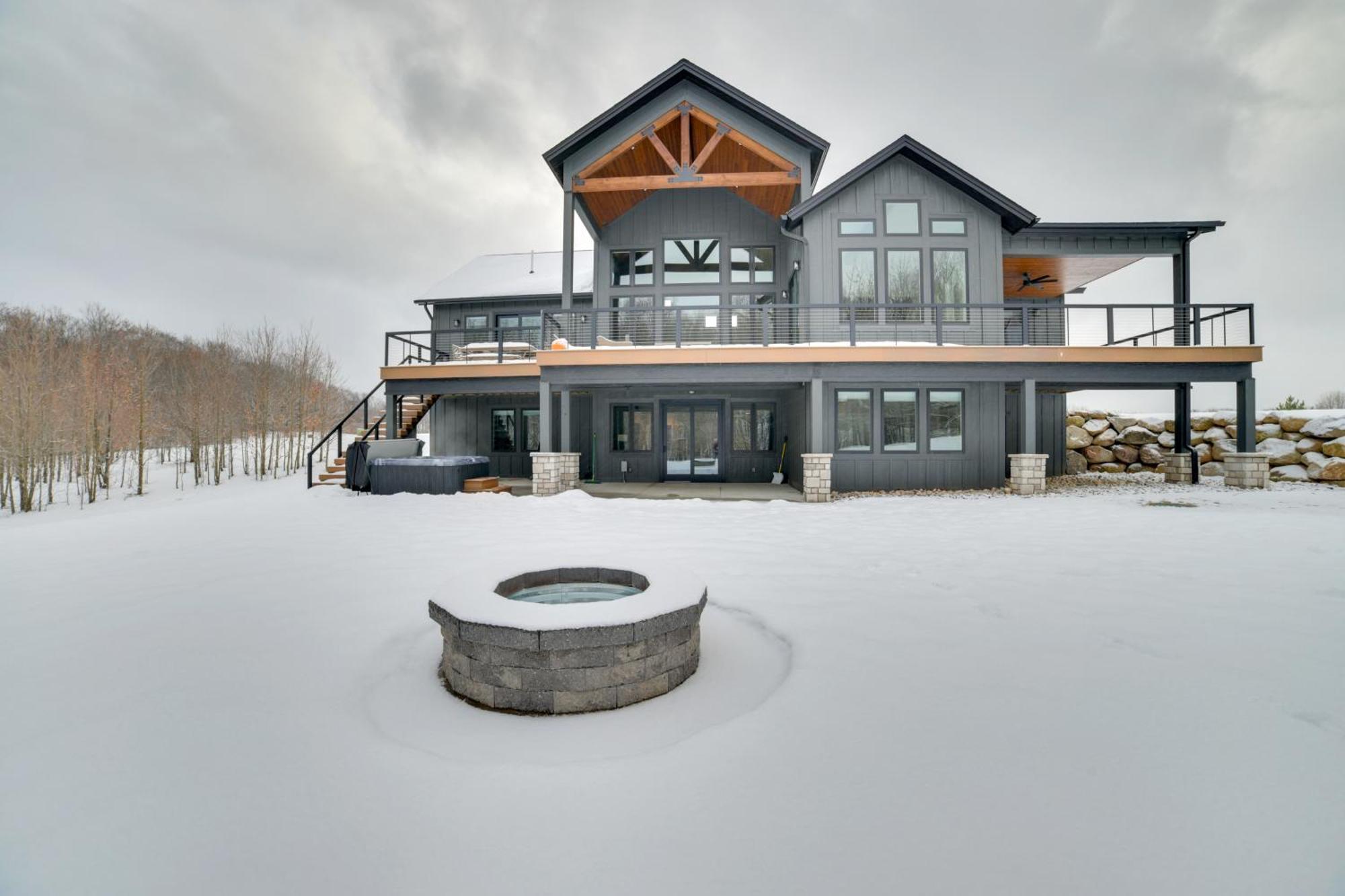 Boyne Mtn Retreat With Hot Tub And Shuttle To Resort! Boyne City Exterior foto